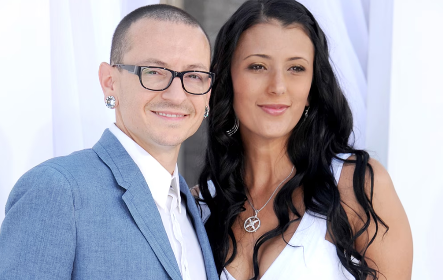  Chester Bennington Net Worth: Age, Quick/Bio, Early Life And Everything You Need To Know